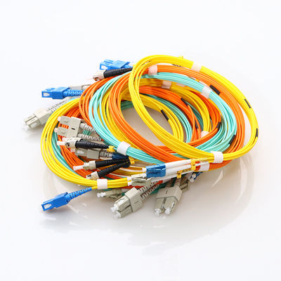 SM DX سلك تصحيح كابل الألياف SC APC إلى LC UPC مع مقاطع متوافقة مع RoHS