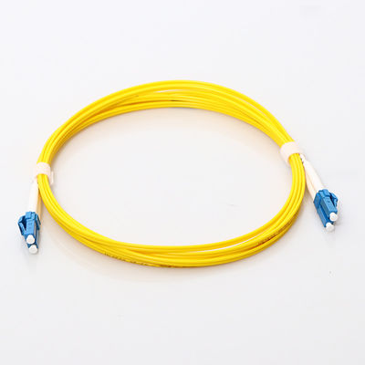 سلك تصحيح الألياف أحادية الوضع FC APC ، سلك توصيل الألياف الضوئية FTTH