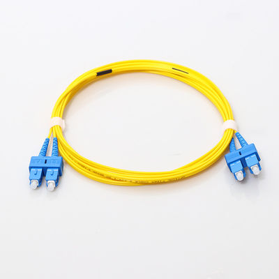 سلك تصحيح الألياف أحادية الوضع FC APC ، سلك توصيل الألياف الضوئية FTTH