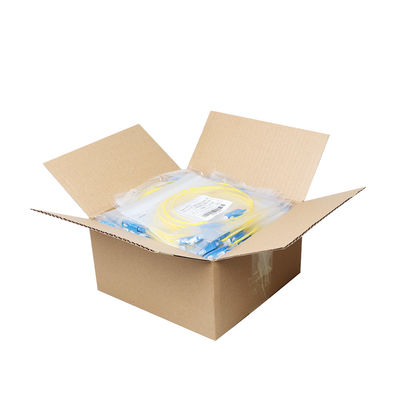 0.9mm قطر كابل الألياف الجمعية 9/125 G657A1 SC / UPC سيمبلكس أبيض مصقول